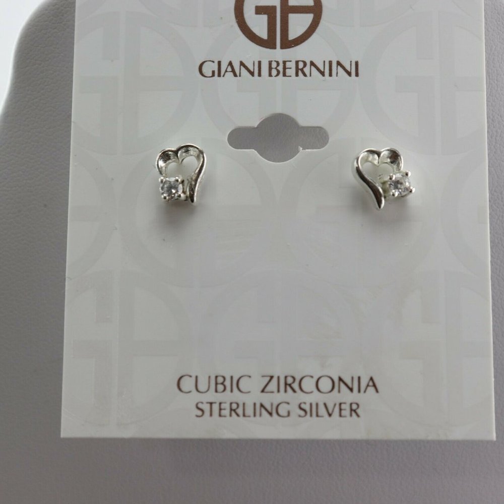 NWT: Giani Bernini heart stud earrings